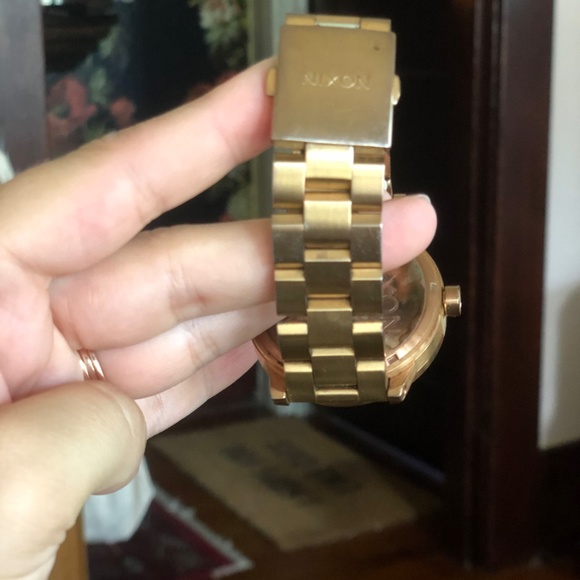 Nixon rose gold spur